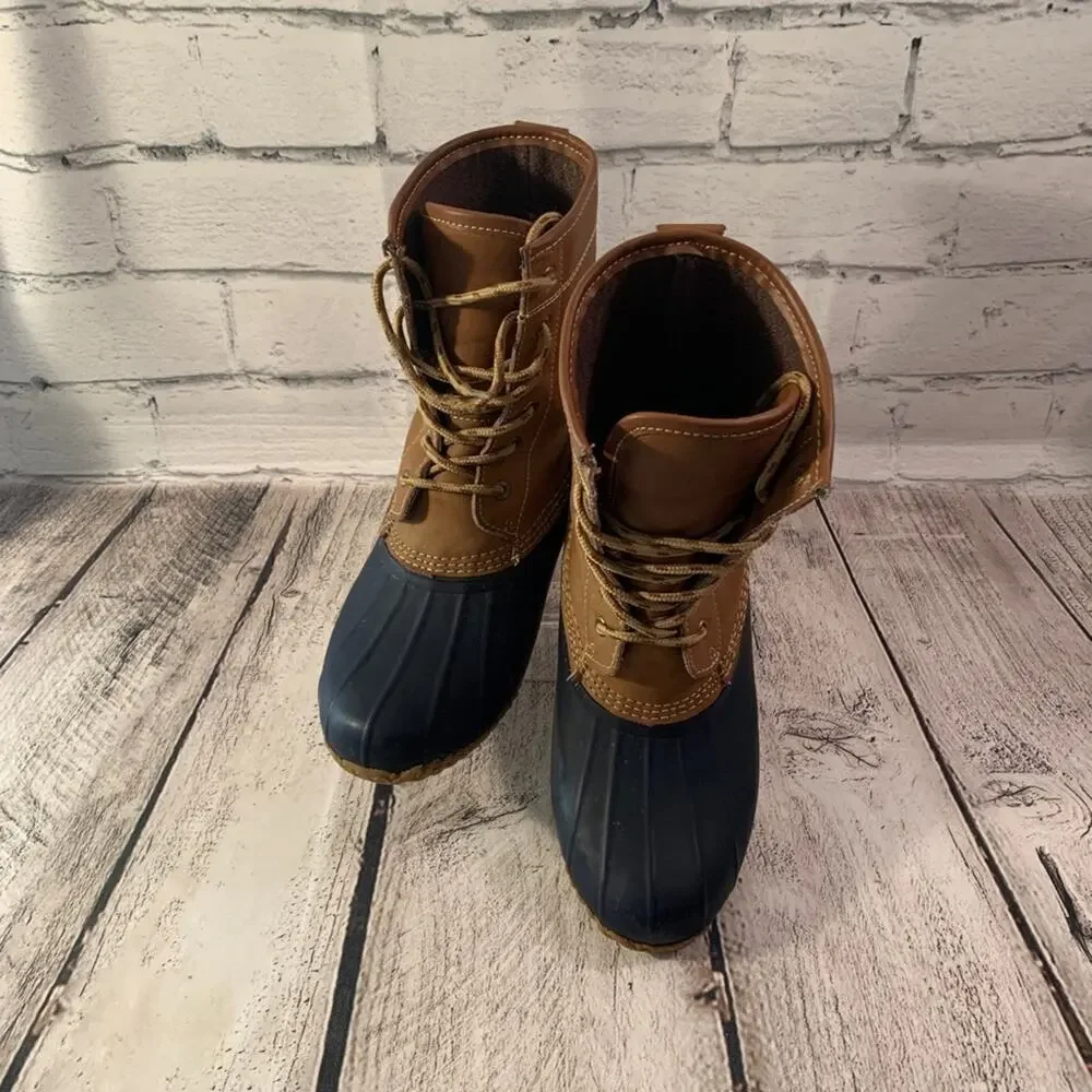 KHOMBU Women’s “Letty” Navy Duck Boots / Size: 7